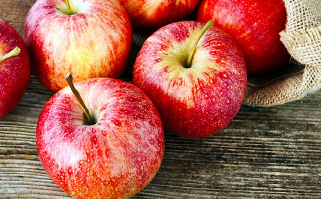 dùng táo và giấm táo trị trào ngược dạ dày